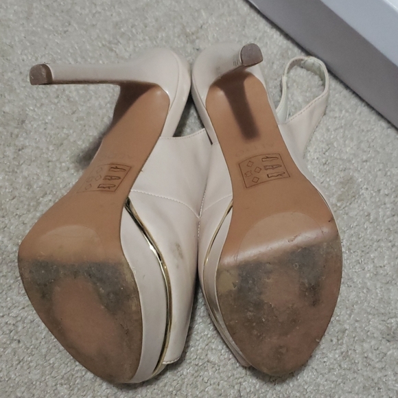 Heels - Picture 3 of 3